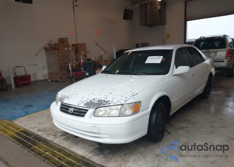 2000 Toyota Camry Le V6 from USA, damaged, VIN 4T1BF28KXYU090993